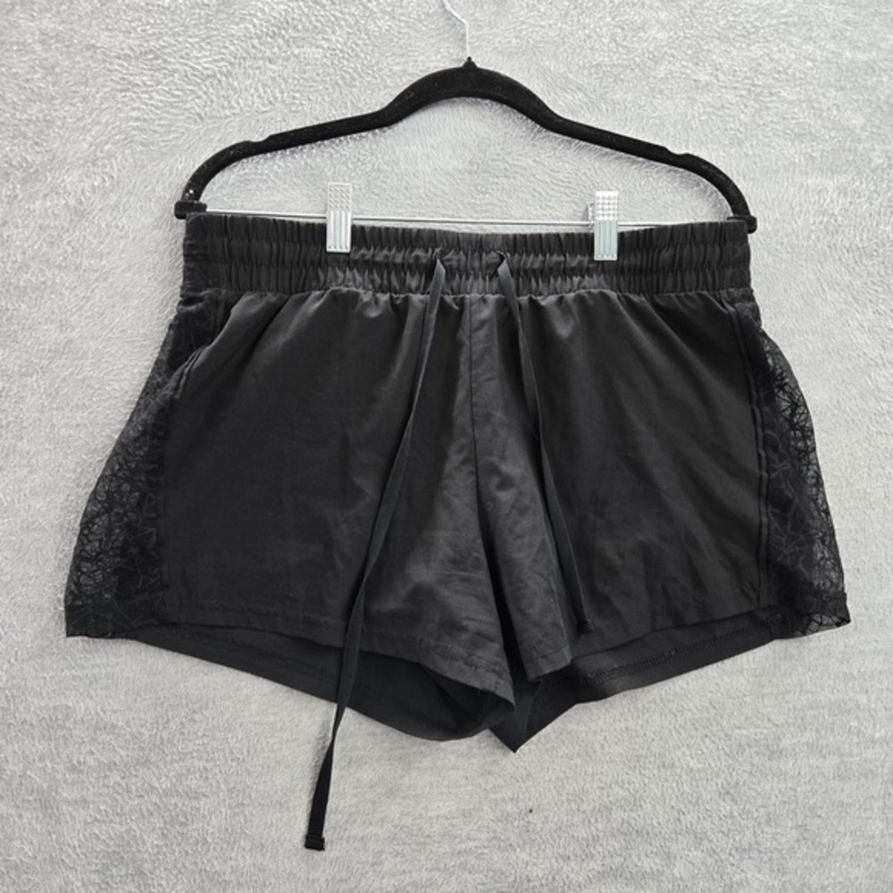 Fabletics Women Activewear Shorts M Black Lace Trim Zipper 2.75"